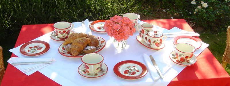 Table laid with Poppies (PAP001)